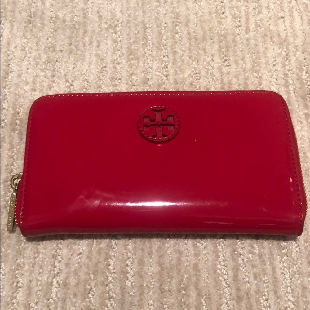 Tory Burch zipper wallet